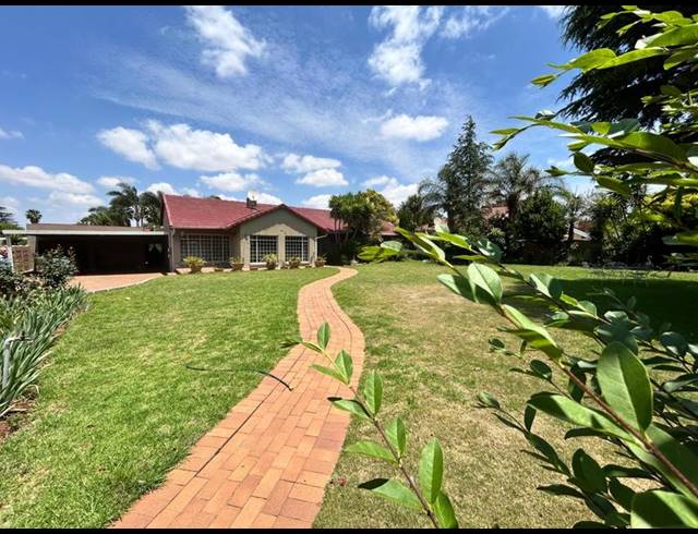 4 BEDROOM HOUSE FOR SALE IN SELCOURT
